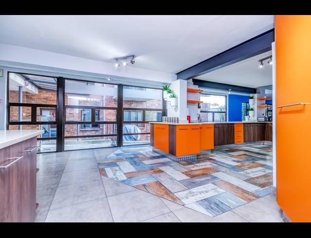 625M² OFFICE FOR SALE IN PARKTOWN